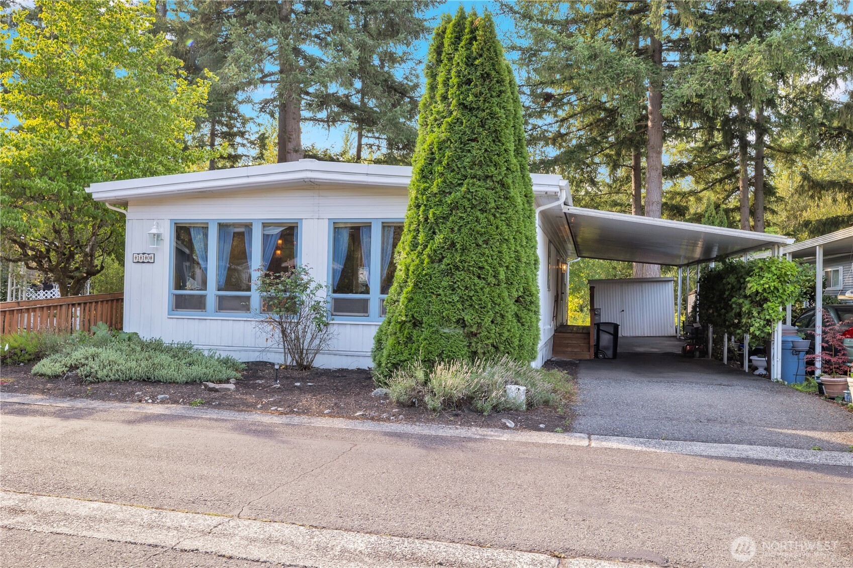 18425 NE 95th Street Unit: 110