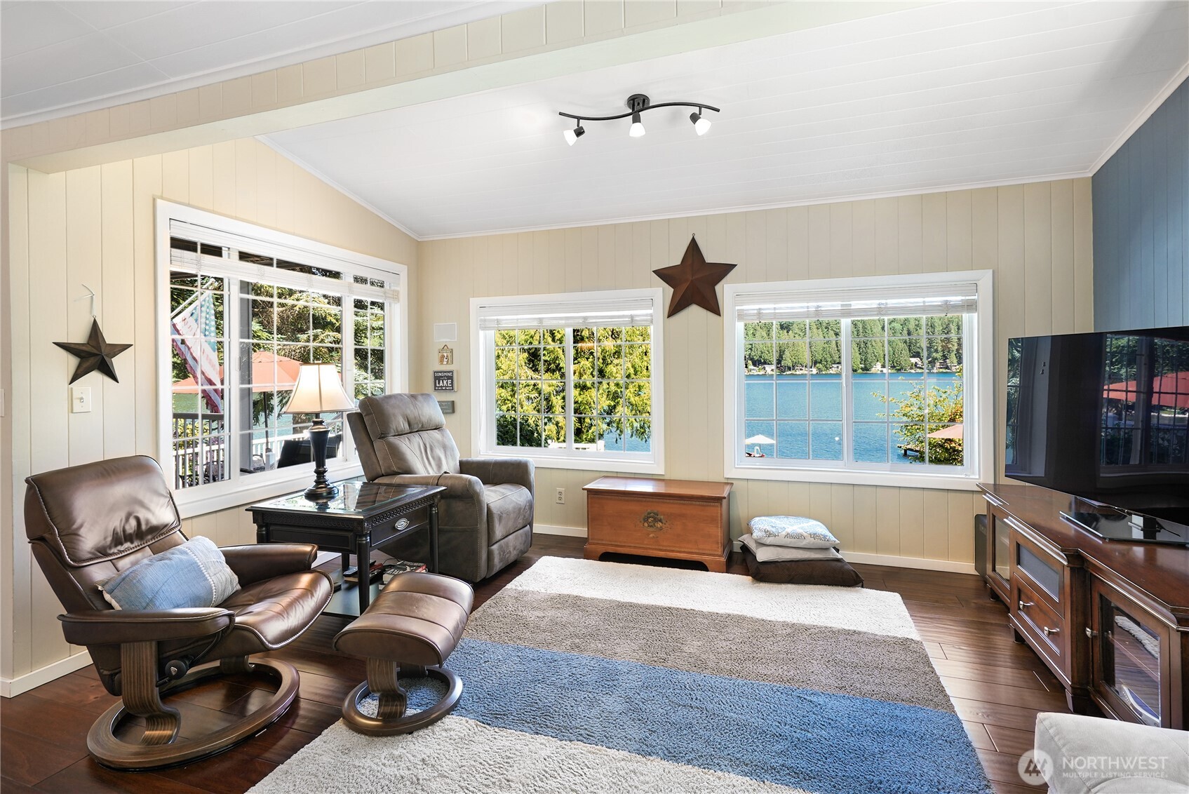 29 NW LAKE ROESIGER ROAD