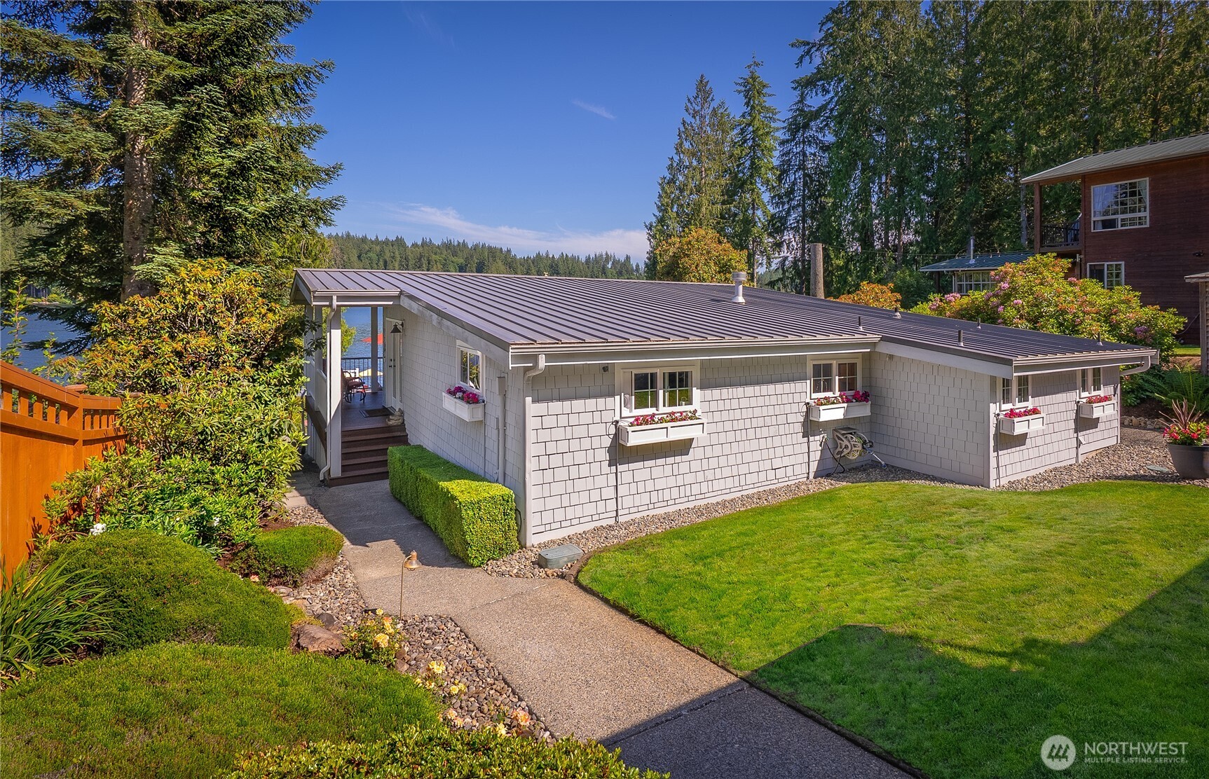 29 NW LAKE ROESIGER ROAD