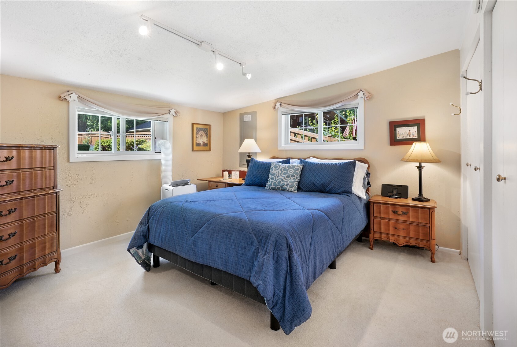 29 NW LAKE ROESIGER ROAD