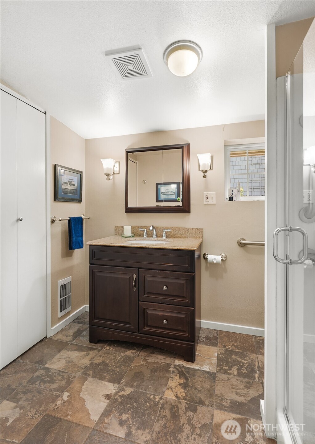 29 NW LAKE ROESIGER ROAD