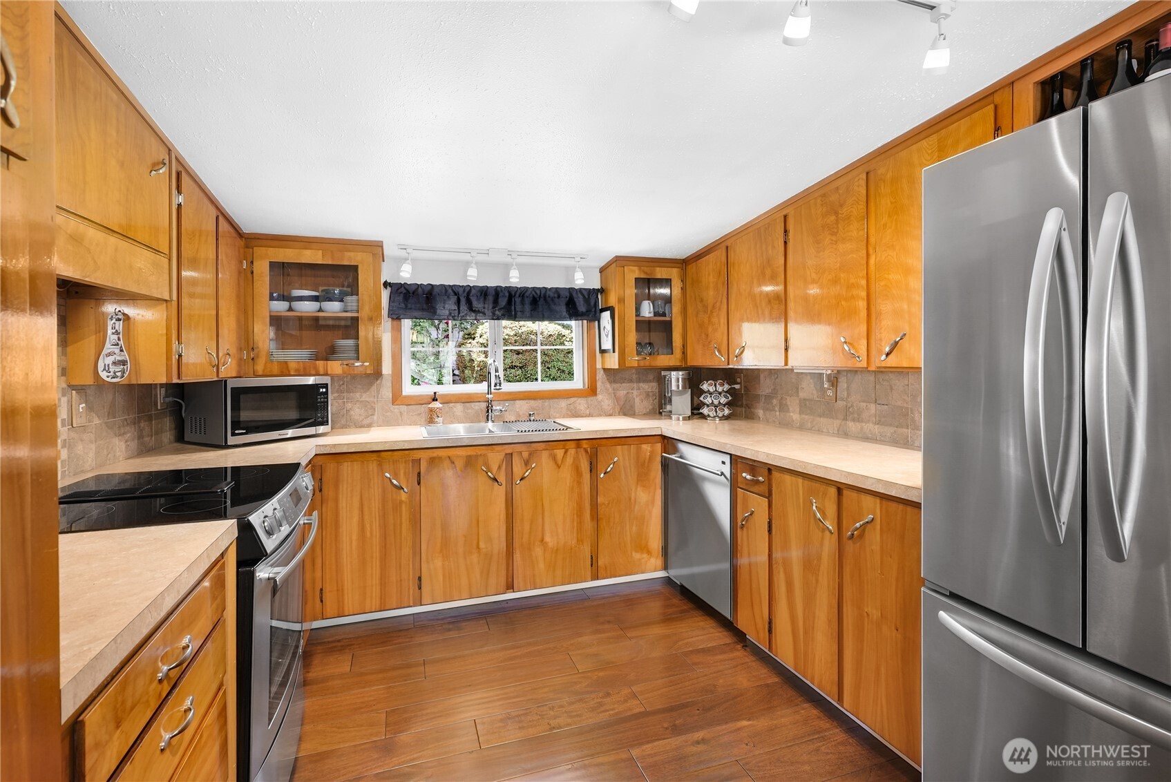 29 NW LAKE ROESIGER ROAD