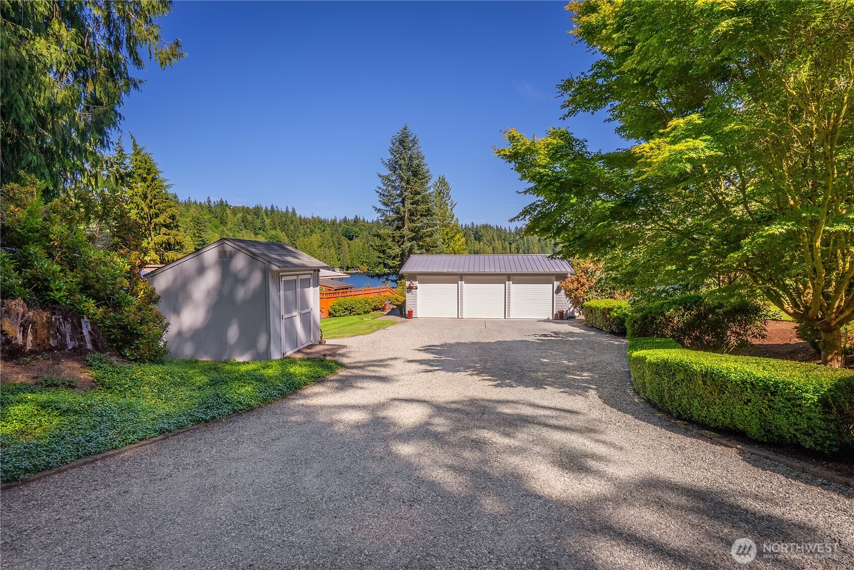 29 NW LAKE ROESIGER ROAD