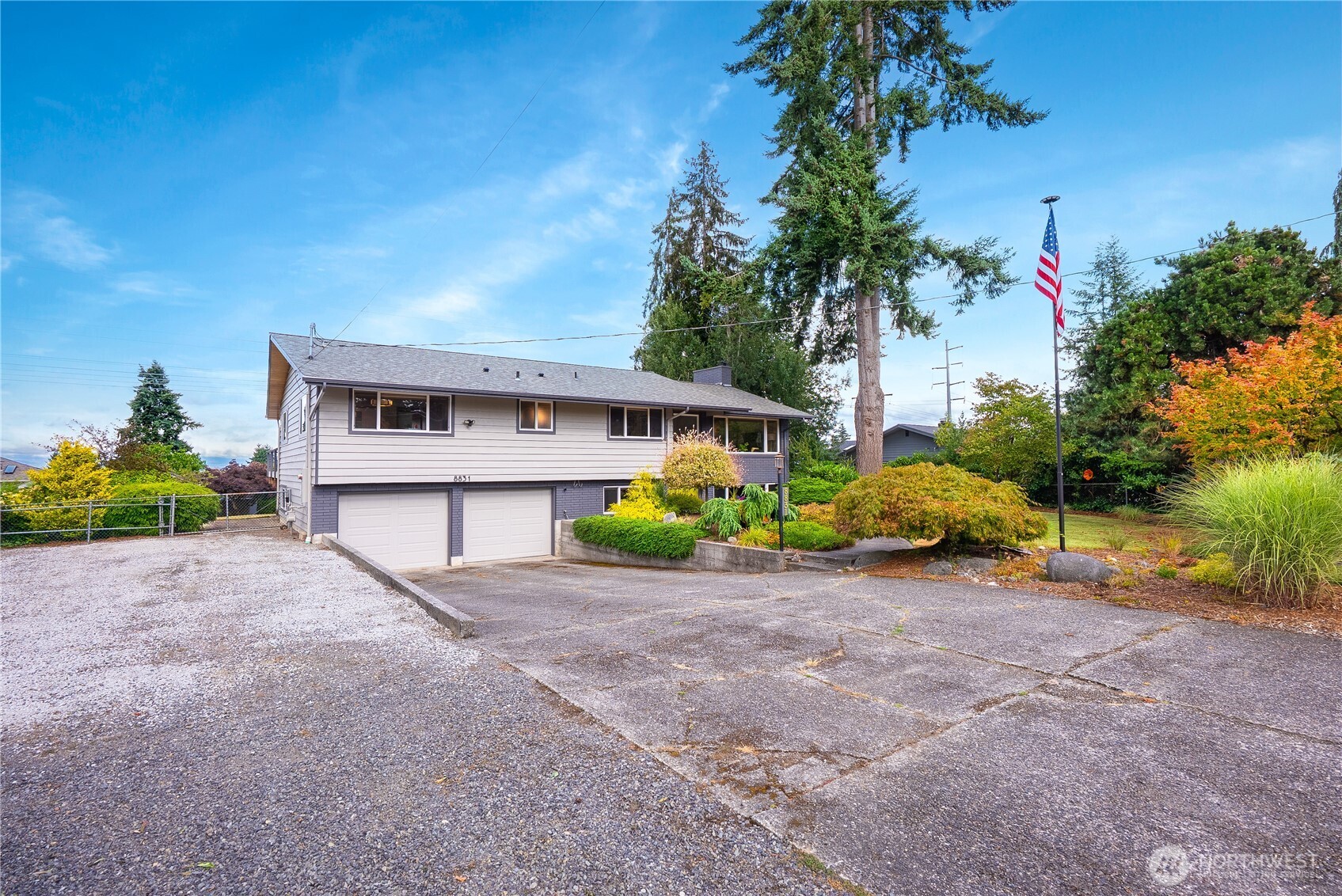 8831 RIVERCREST AVENUE