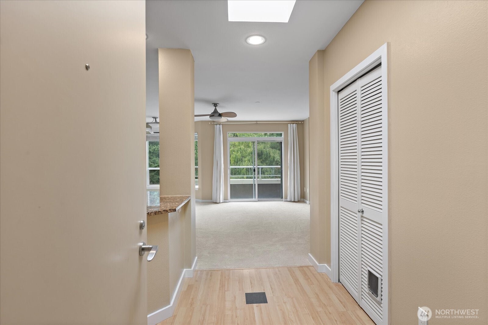 925 110th Avenue NE Unit: PH05