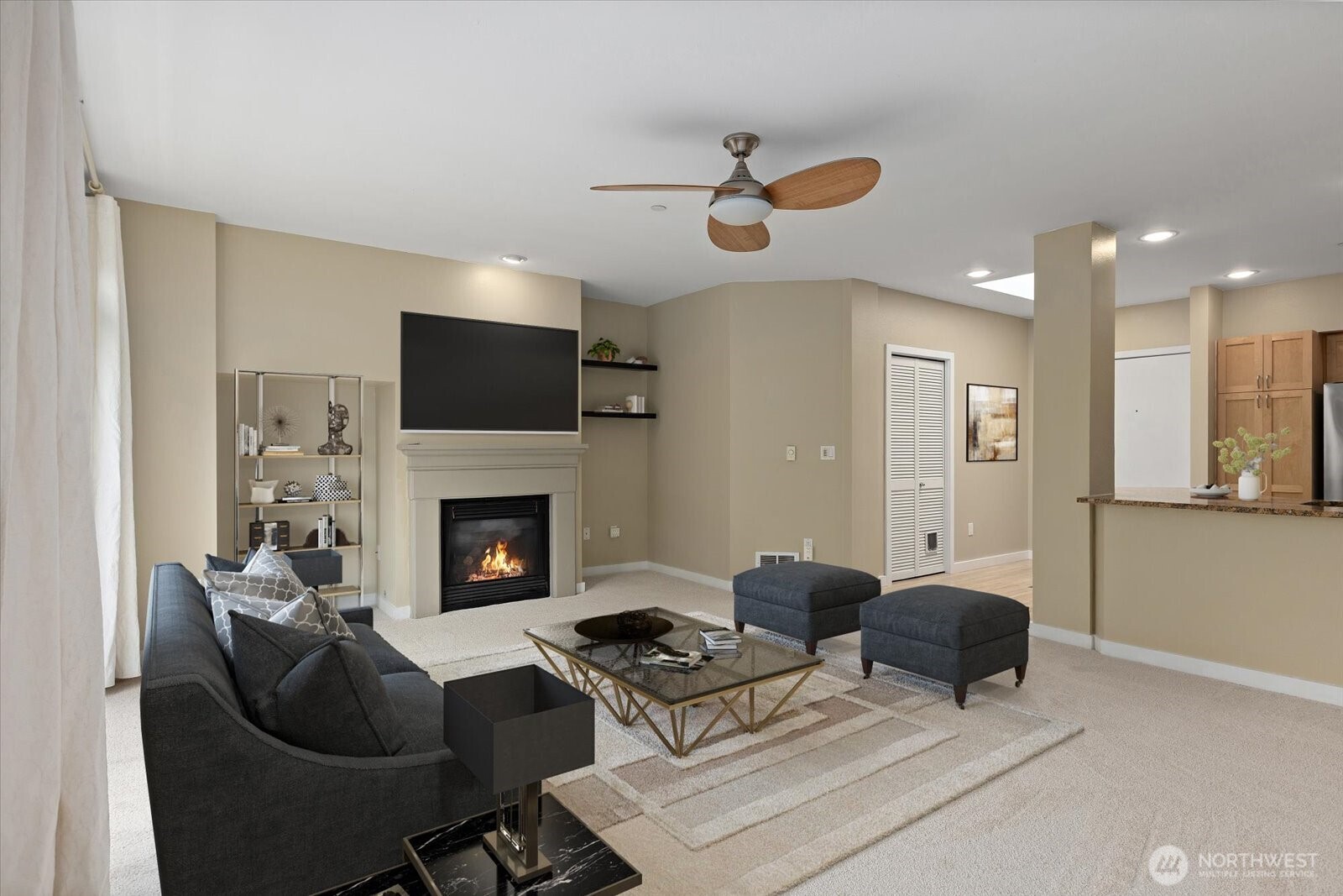 925 110th Avenue NE Unit: PH05