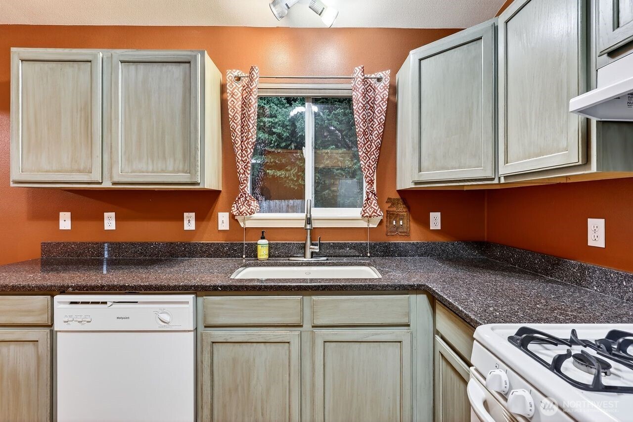 708 Marquette Avenue