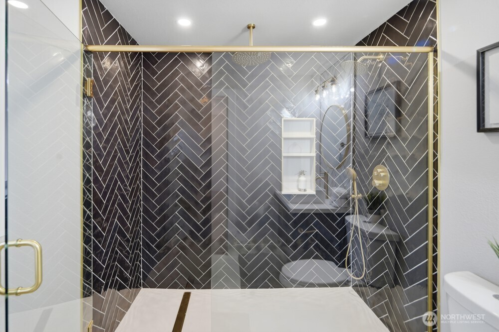 10704 NE 200th Place