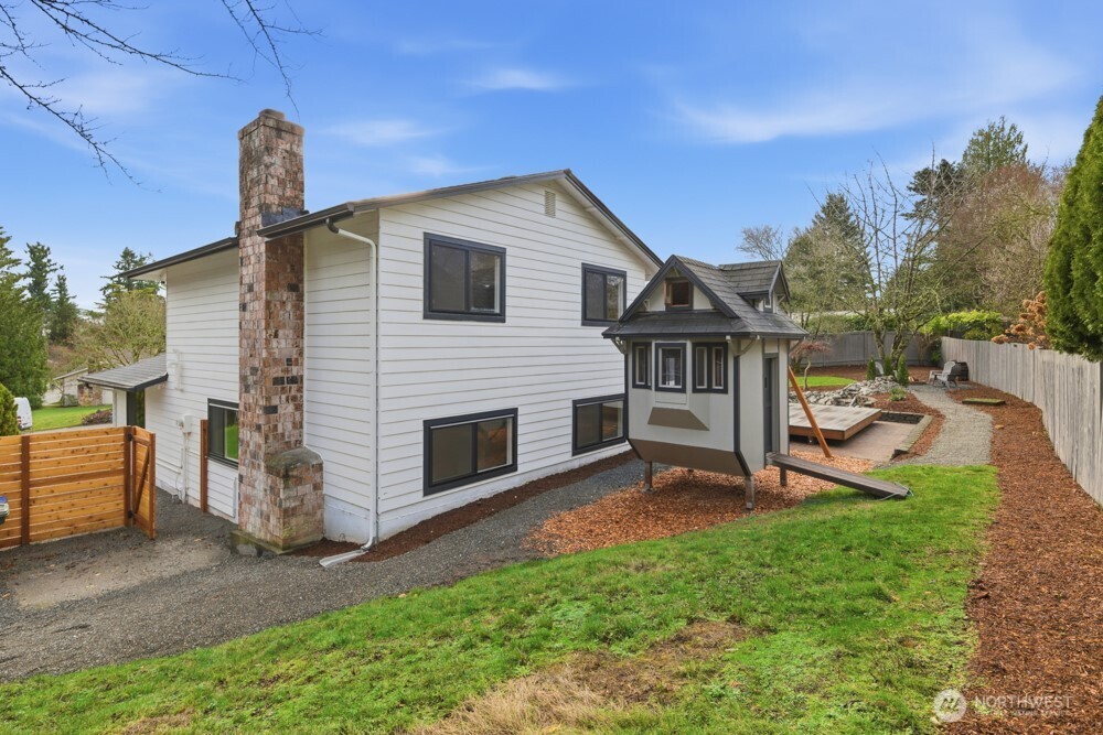 10704 NE 200th Place