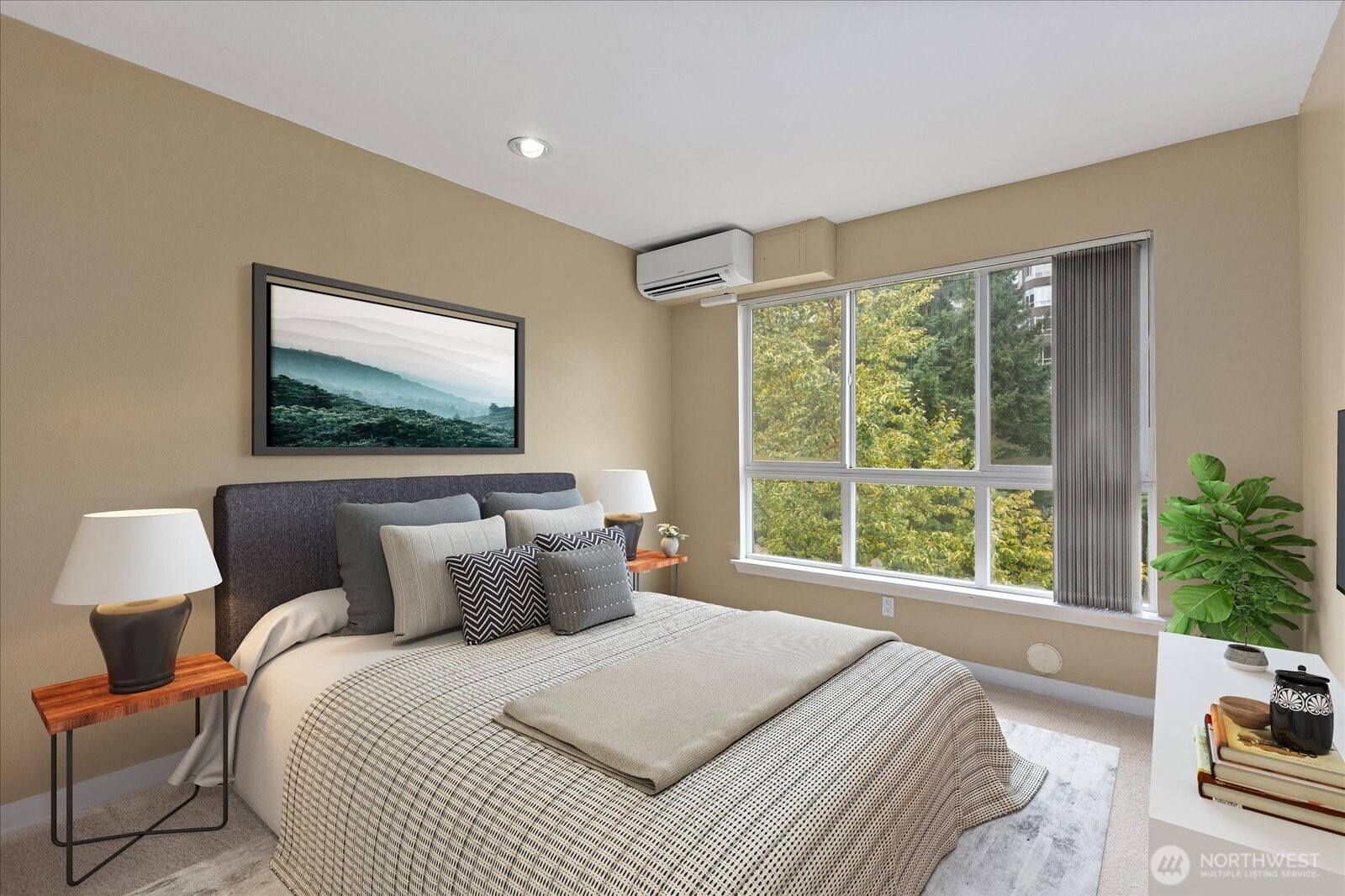 925 110th Avenue NE Unit: PH05