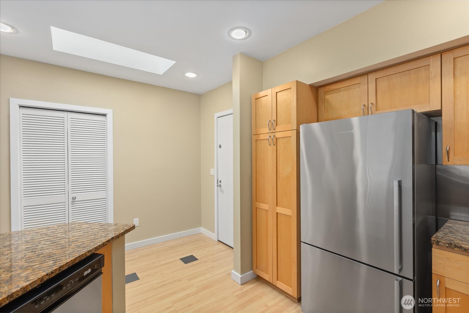 925 110th Avenue NE Unit: PH05