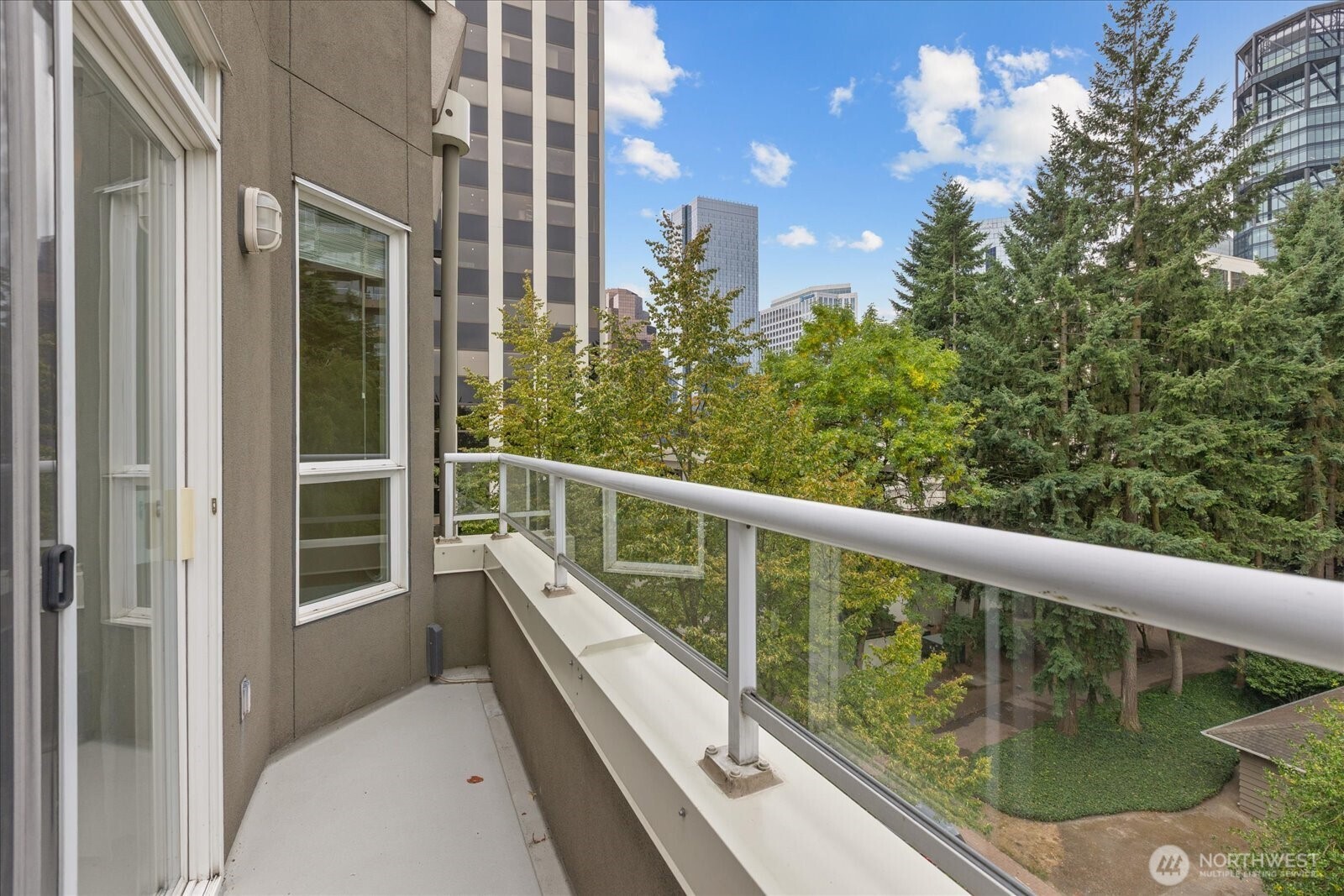 925 110th Avenue NE Unit: PH05