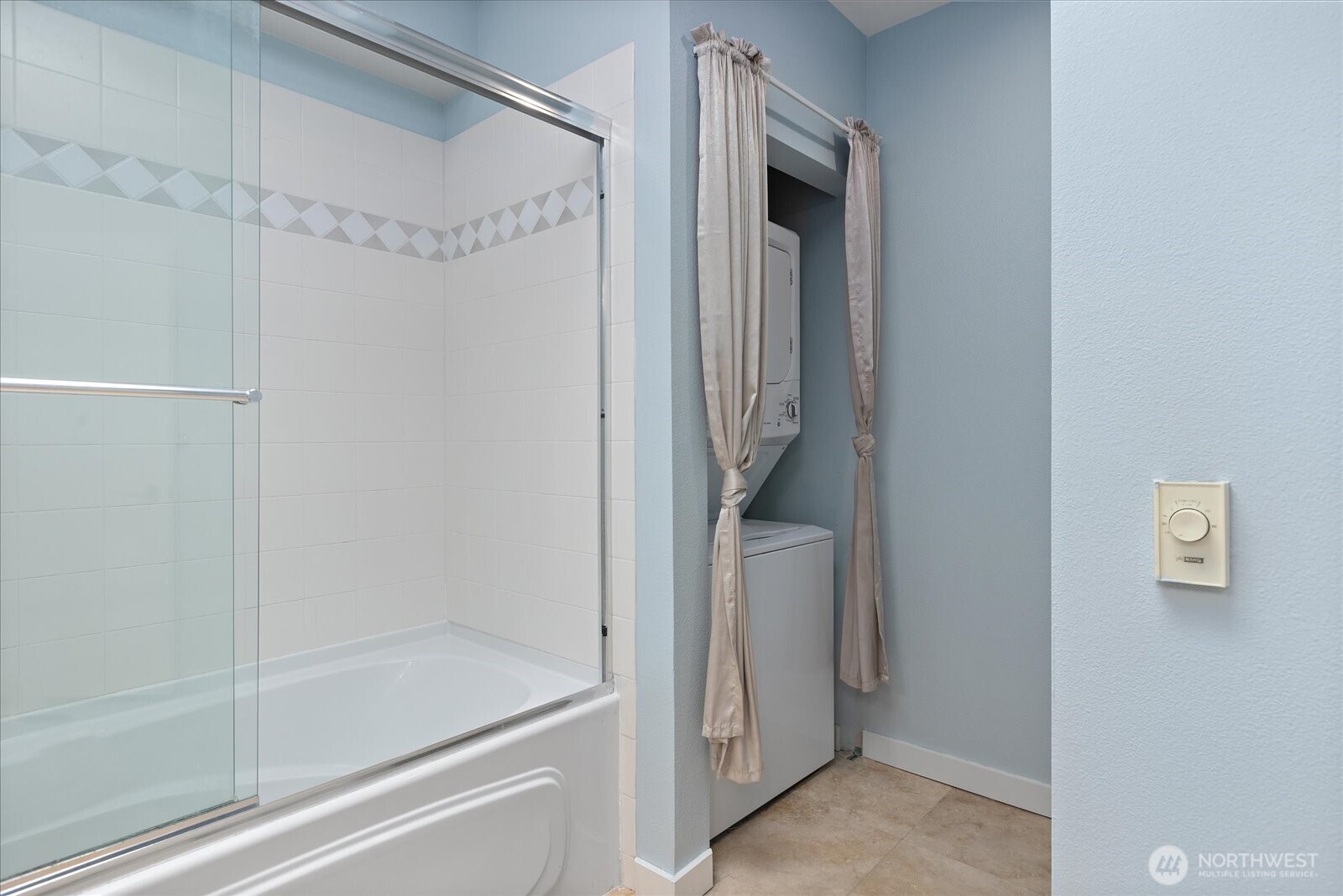 925 110th Avenue NE Unit: PH05