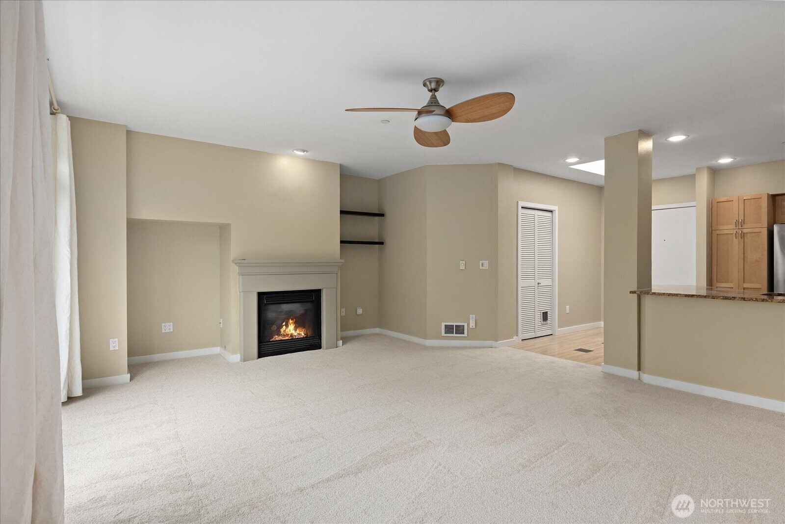 925 110th Avenue NE Unit: PH05