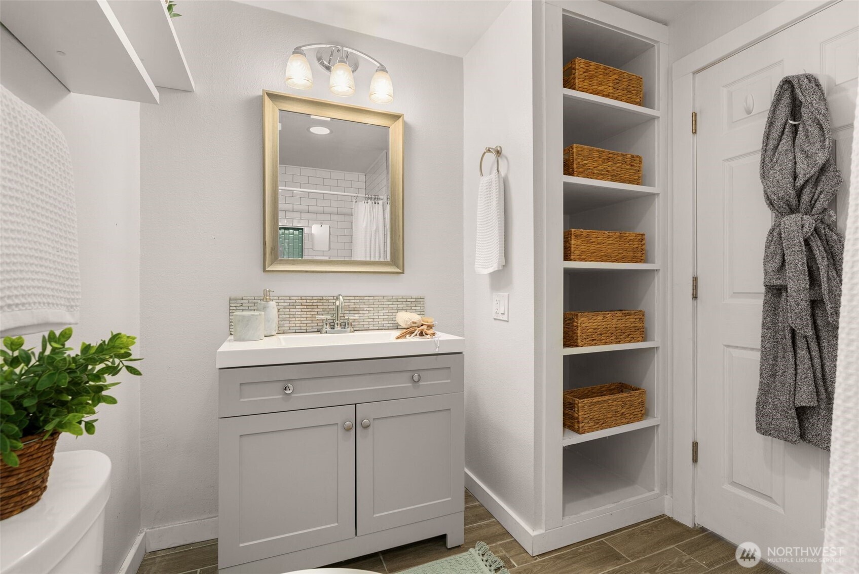 2219 Eastlake Avenue E Unit: 101