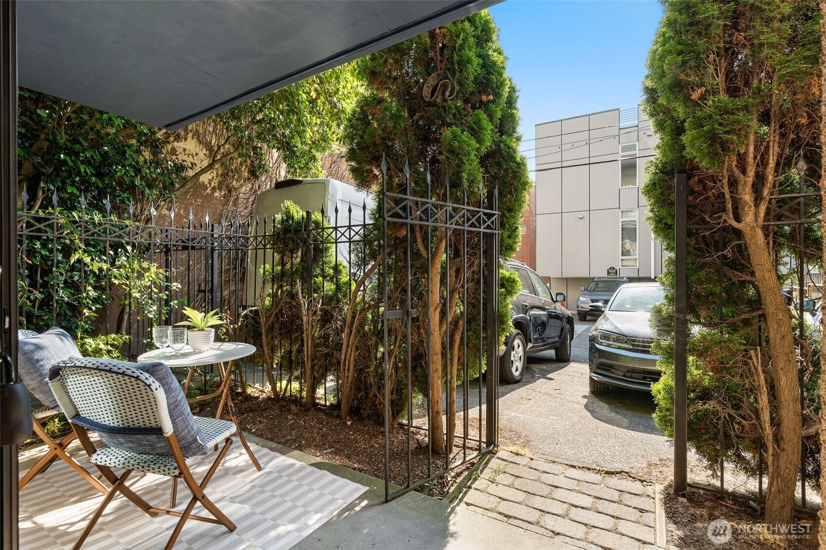 2219 Eastlake Avenue E Unit: 101