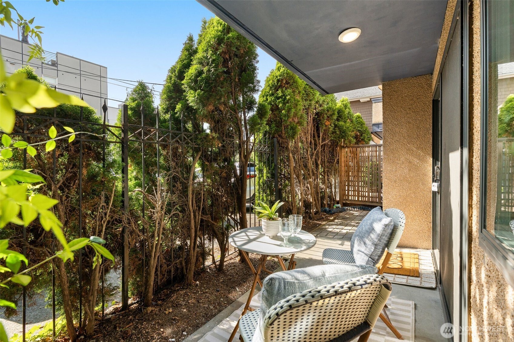 2219 Eastlake Avenue E Unit: 101