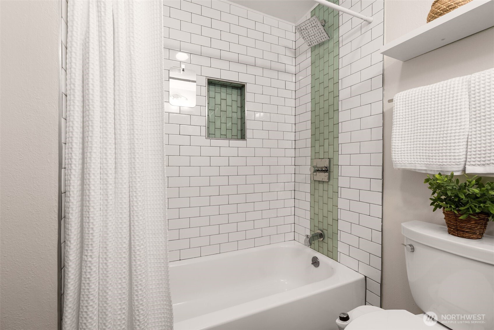 2219 Eastlake Avenue E Unit: 101