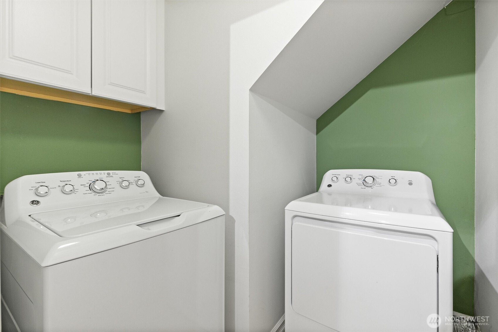 18592 Rainier View Road SE