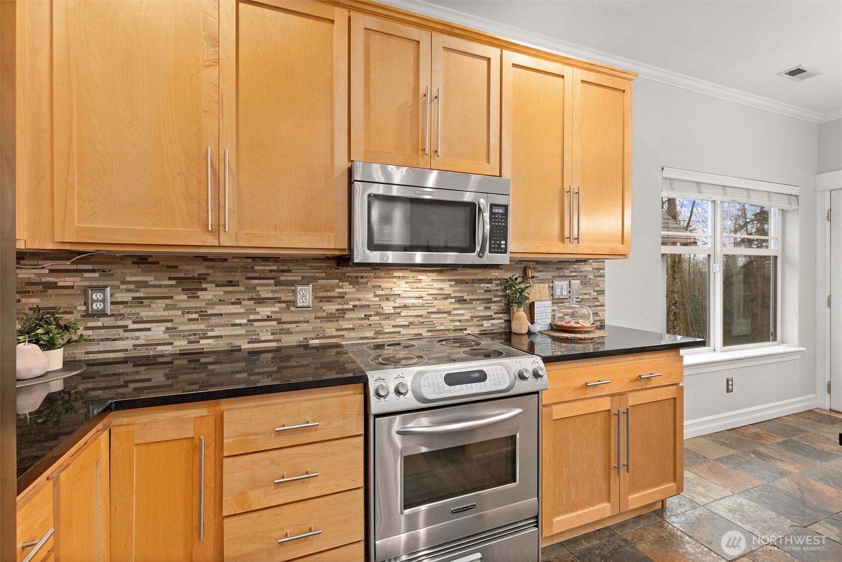 18592 Rainier View Road SE