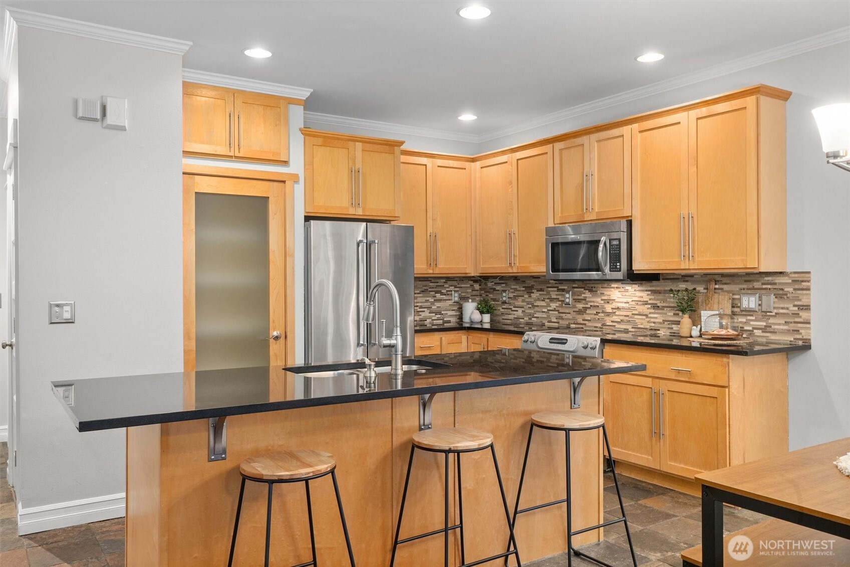 18592 Rainier View Road SE