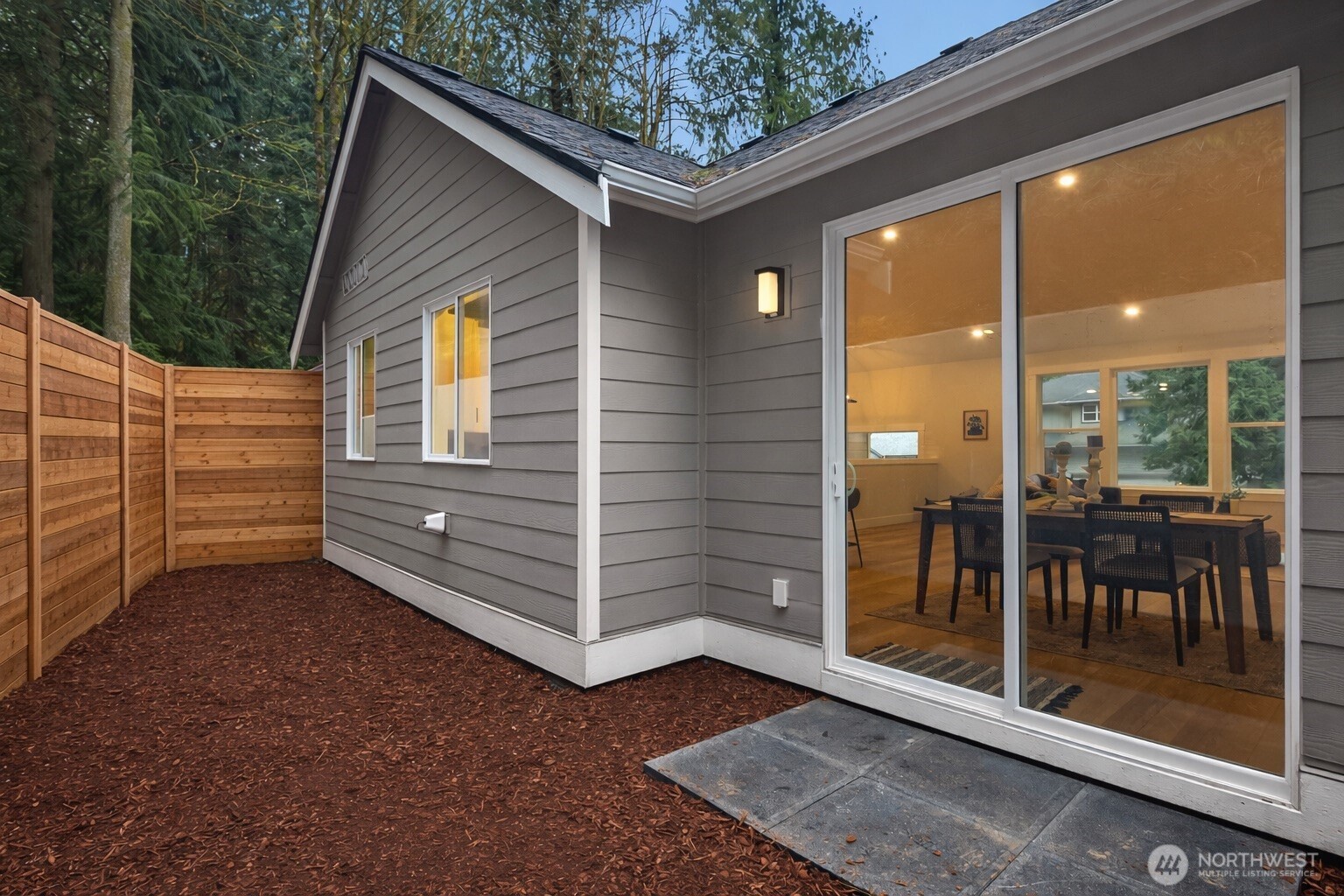 4 Twin Flower Circle