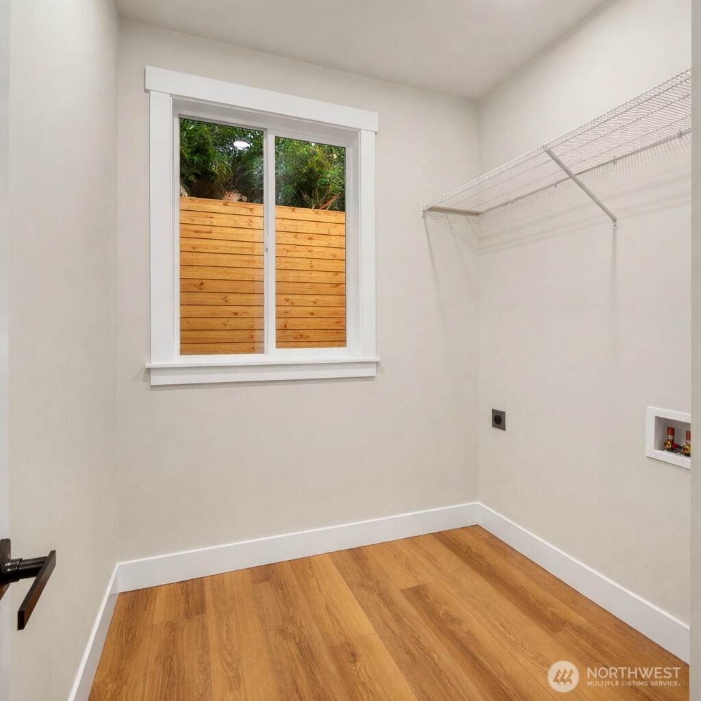 4 Twin Flower Circle