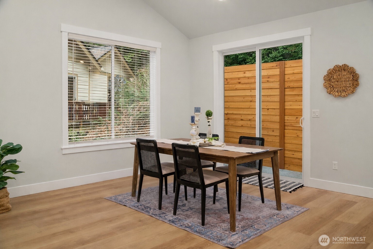 4 Twin Flower Circle