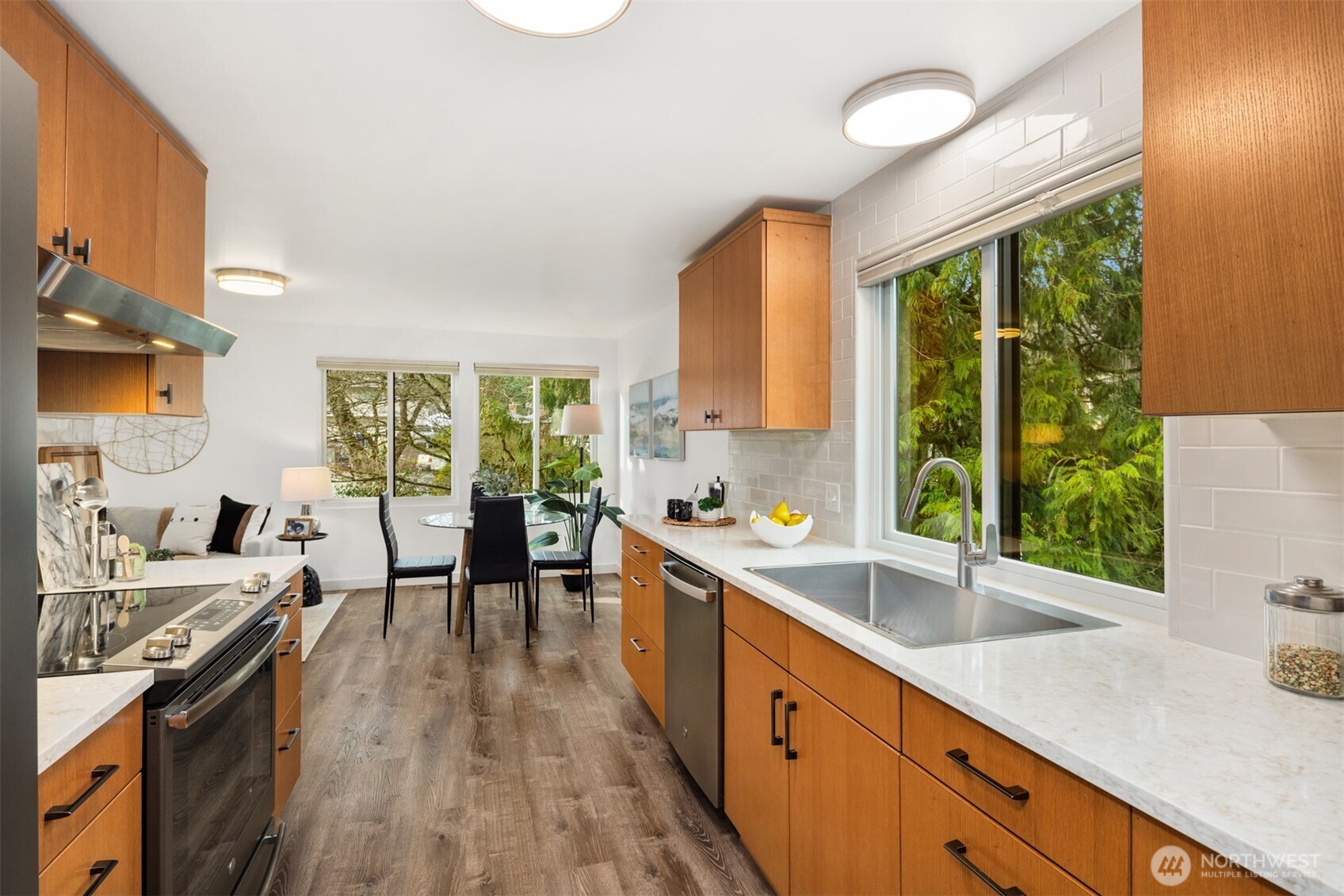 6910 150th Avenue NE