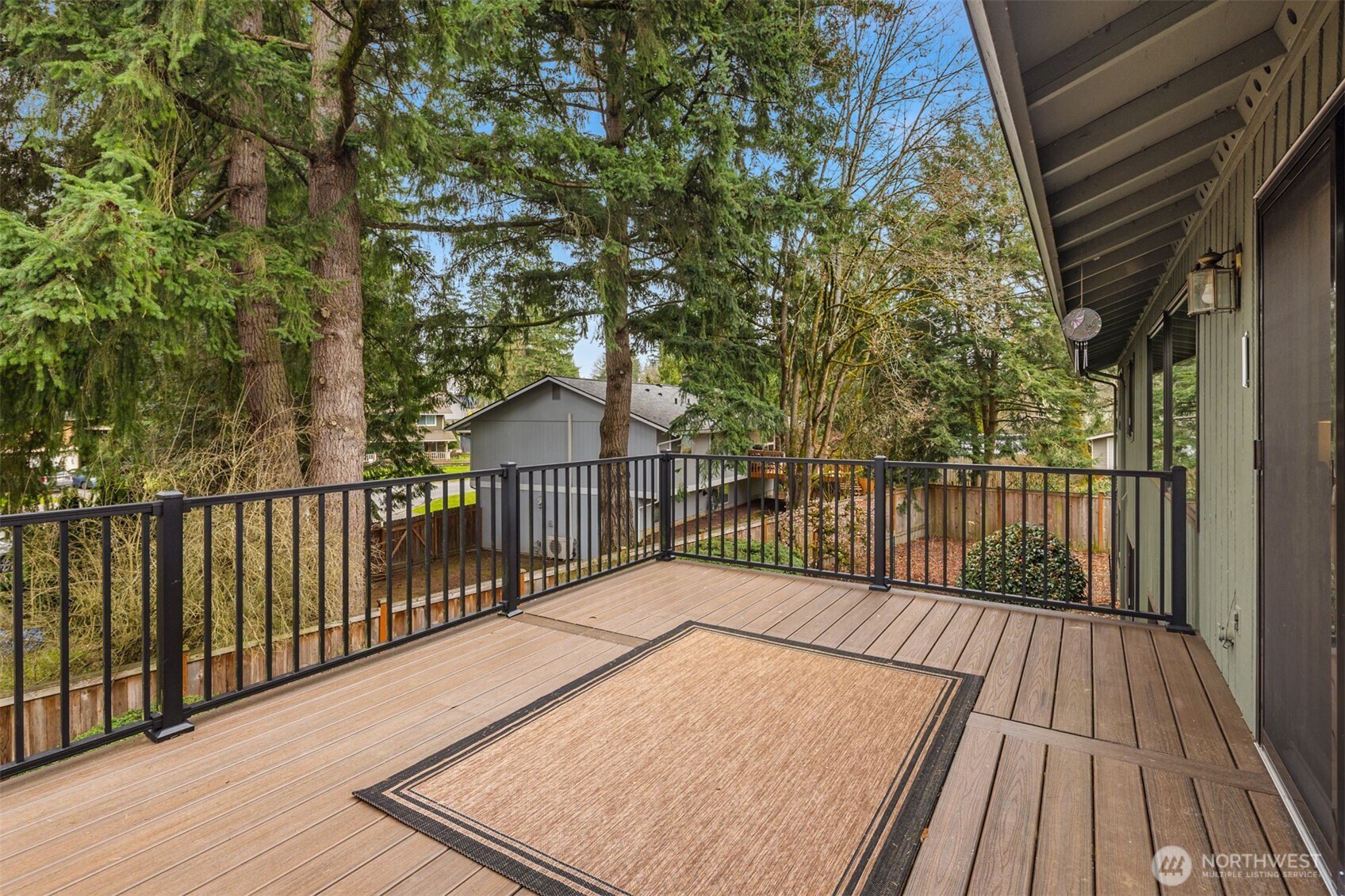 6910 150th Avenue NE