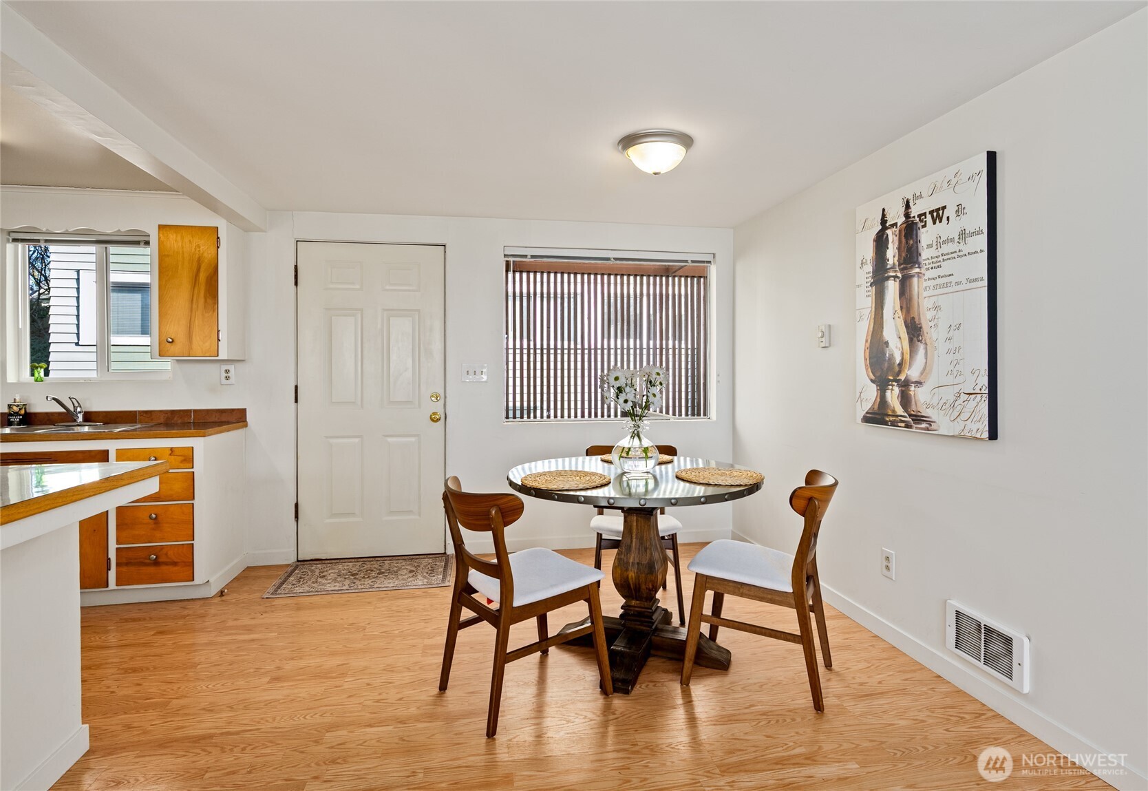 2112 RUCKER Avenue Unit: 6
