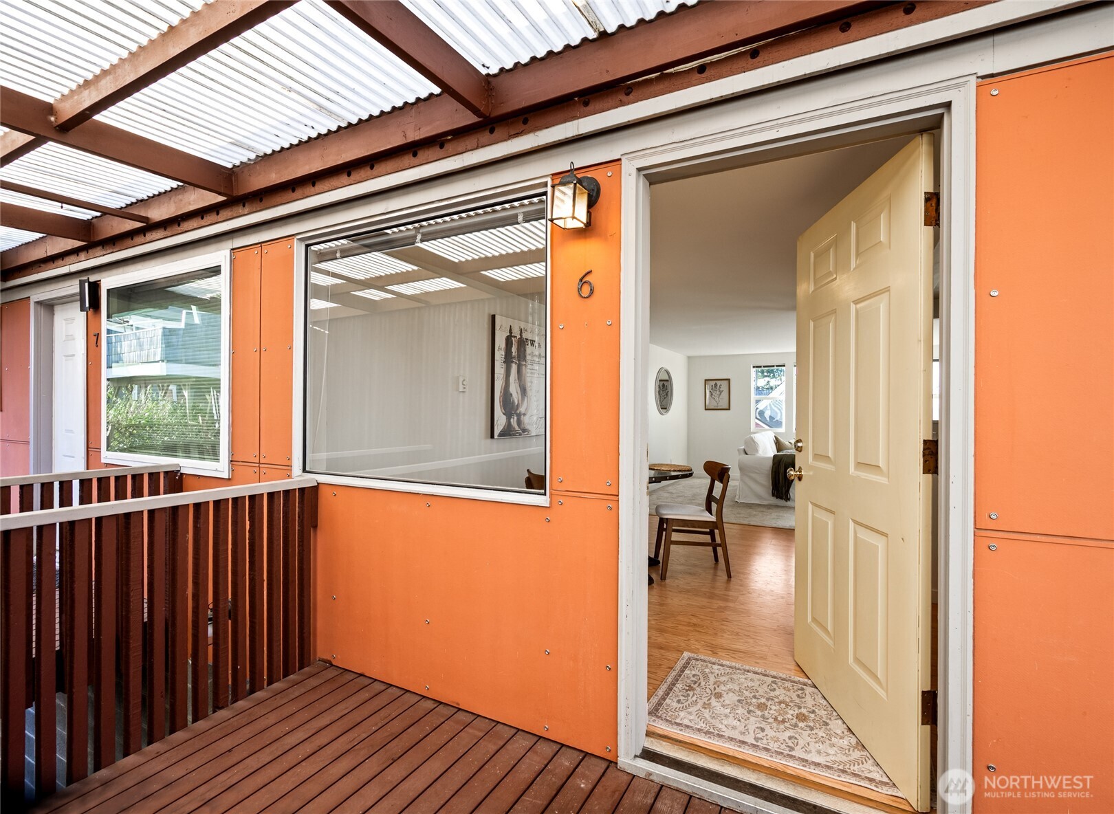 2112 RUCKER Avenue Unit: 6