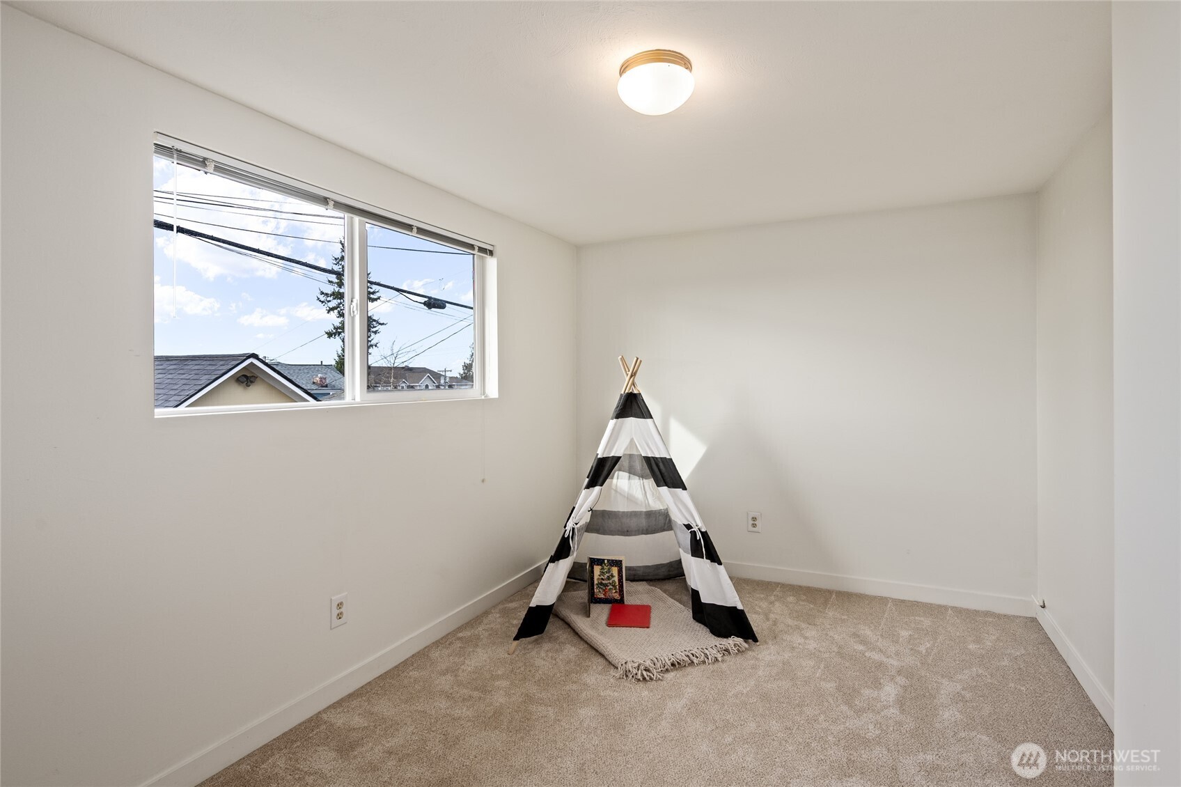 2112 RUCKER Avenue Unit: 6