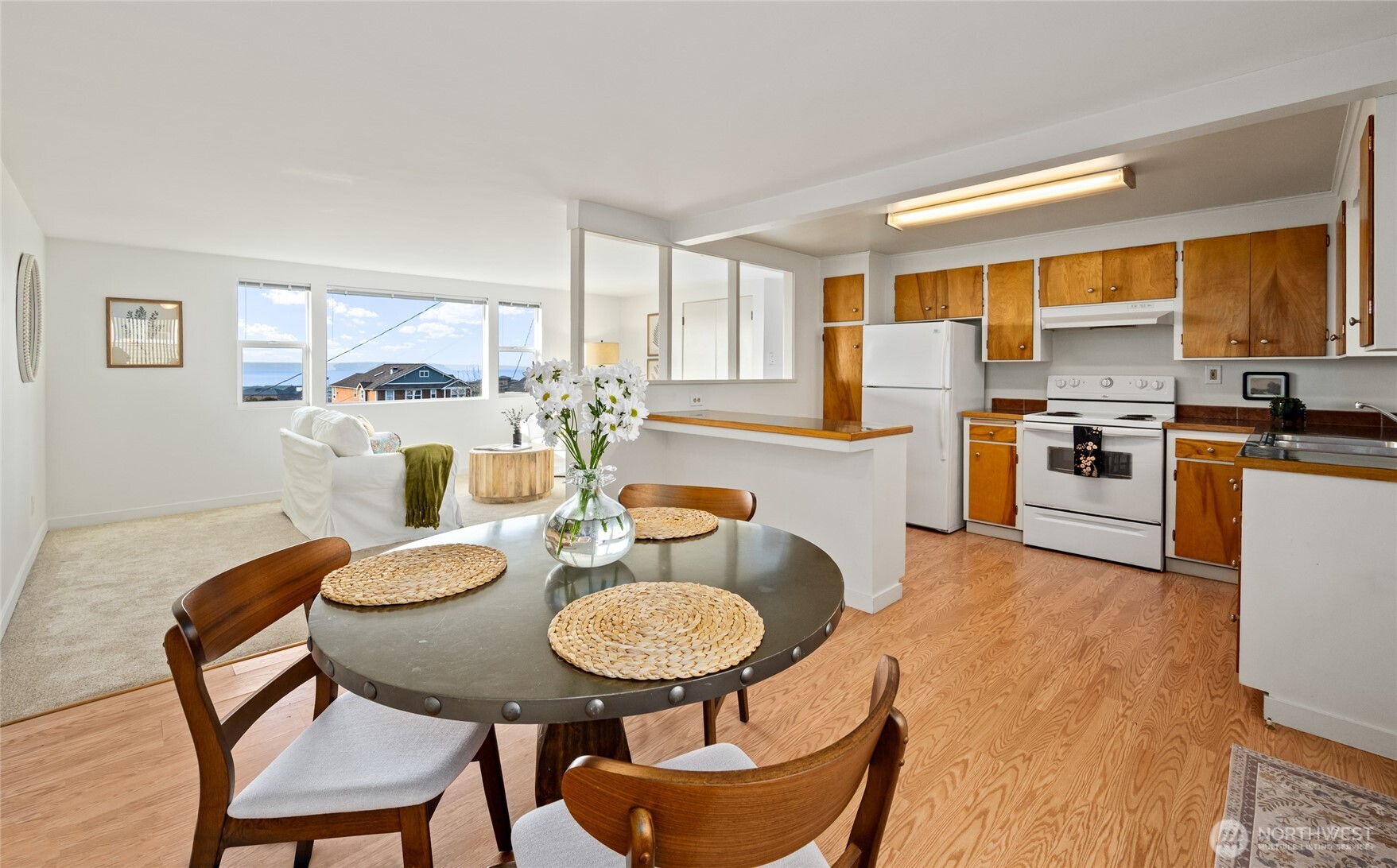 2112 RUCKER Avenue Unit: 6