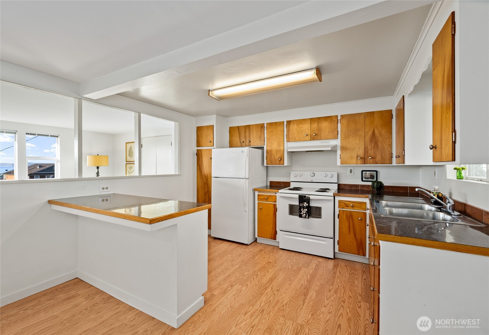 2112 RUCKER Avenue Unit: 6
