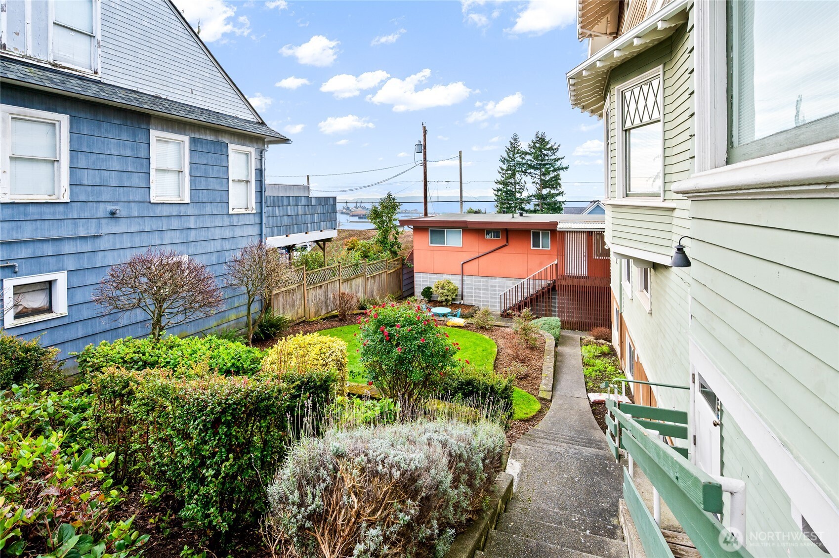 2112 RUCKER Avenue Unit: 6