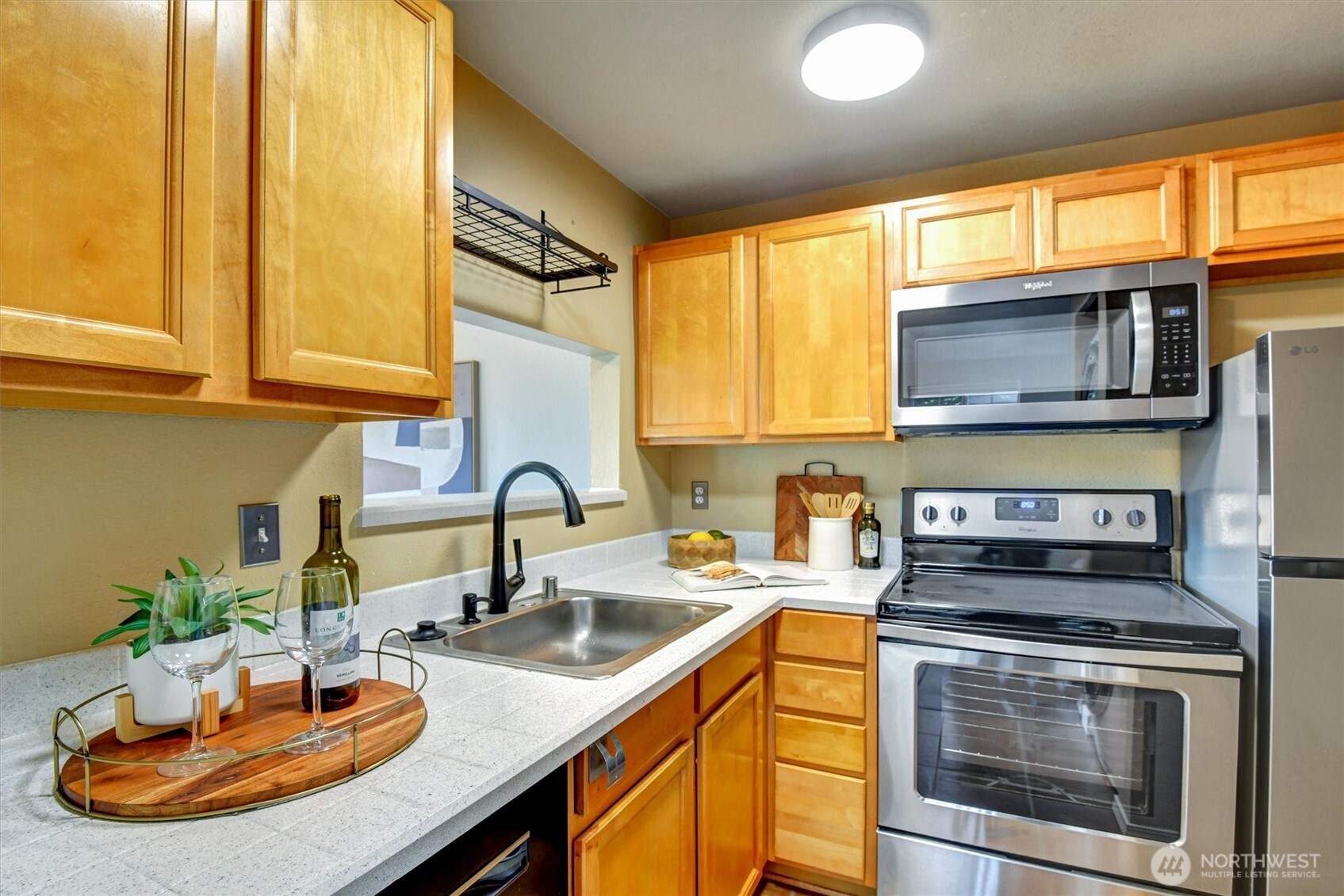 1127 N 198th Street Unit: A303