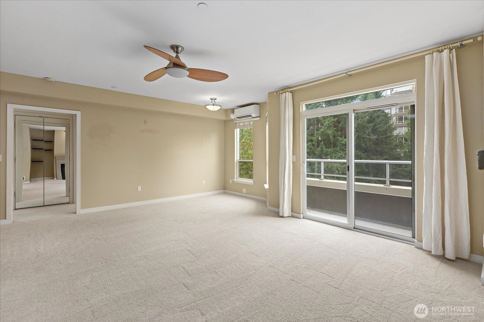 925 110th Avenue NE Unit: PH05