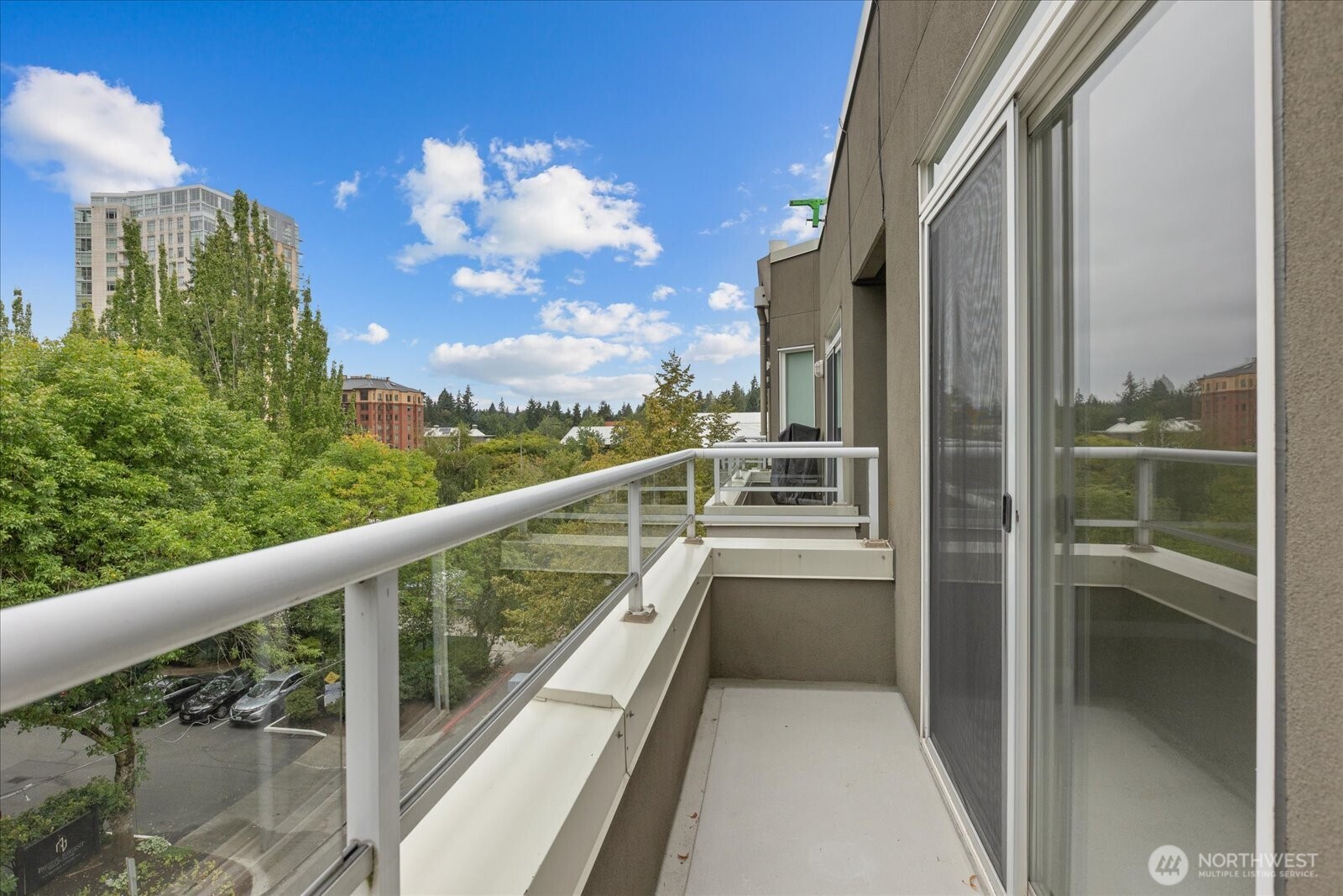 925 110th Avenue NE Unit: PH05
