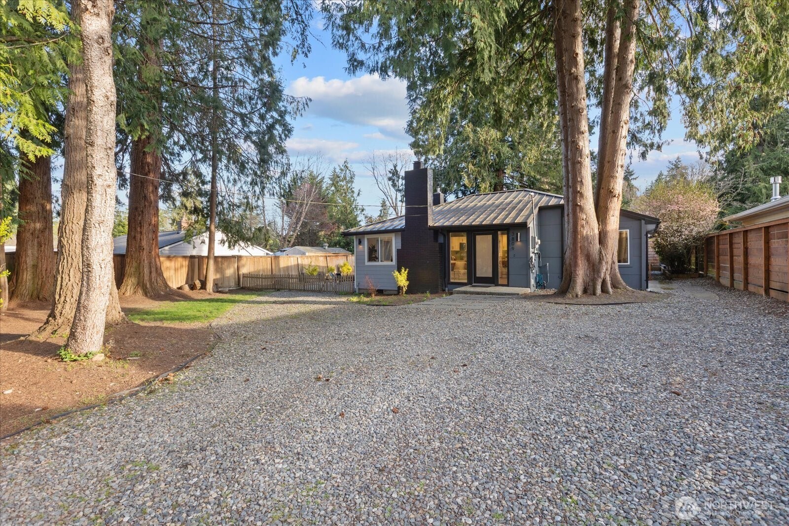 3809 NE 105th Street