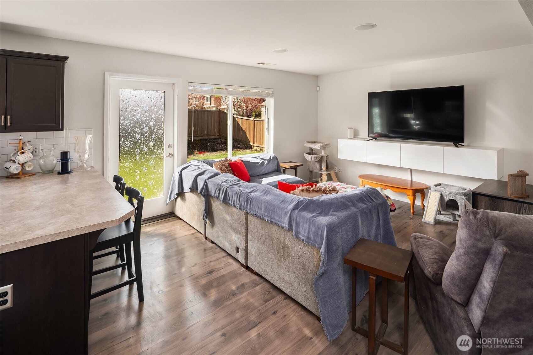 10502 189th Street E