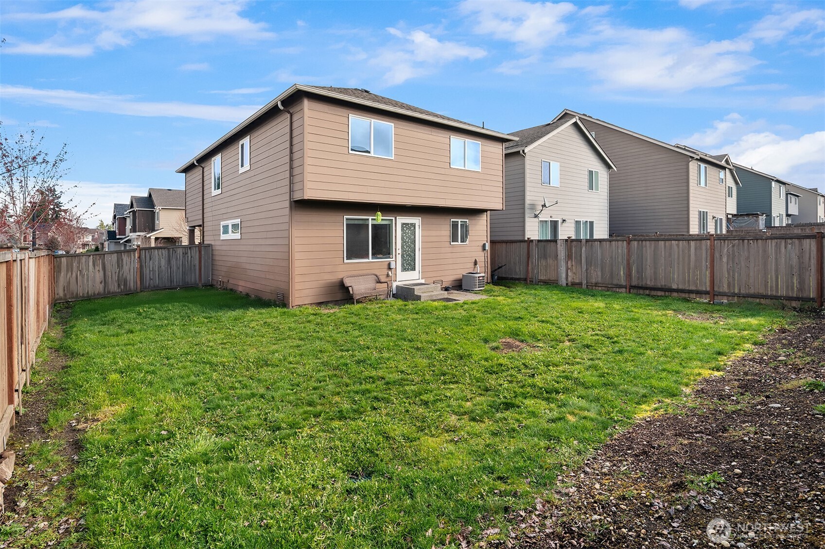 10502 189th Street E