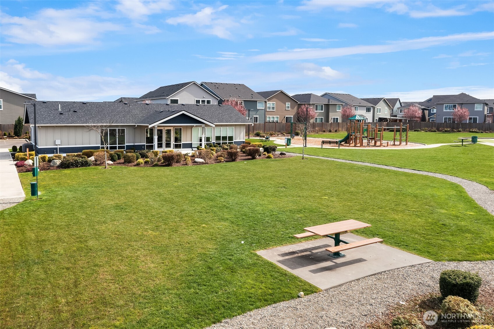 10502 189th Street E