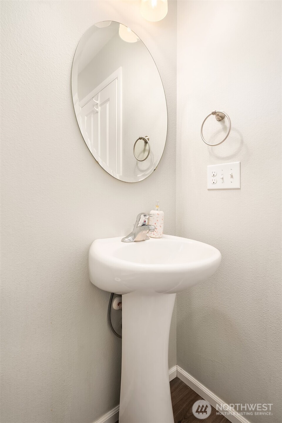 10502 189th Street E