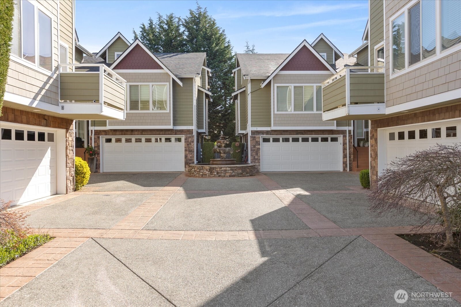 205 Avenue E Unit: B