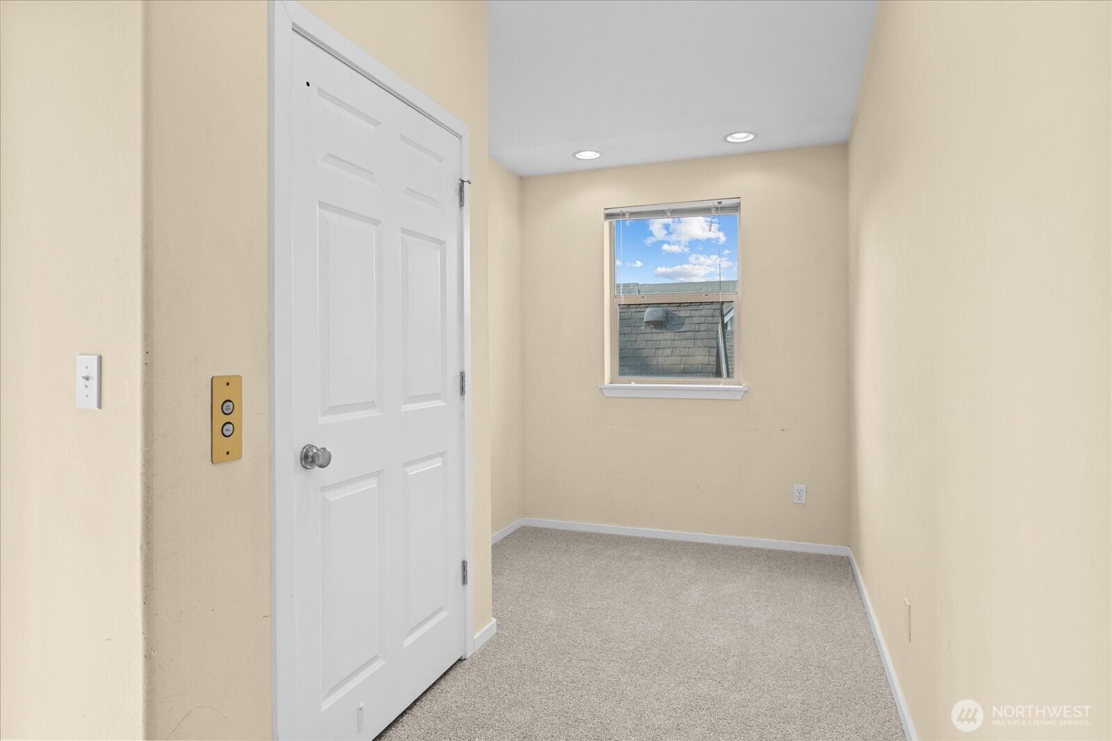 205 Avenue E Unit: B