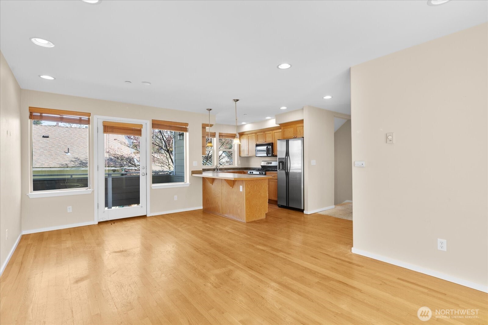 205 Avenue E Unit: B