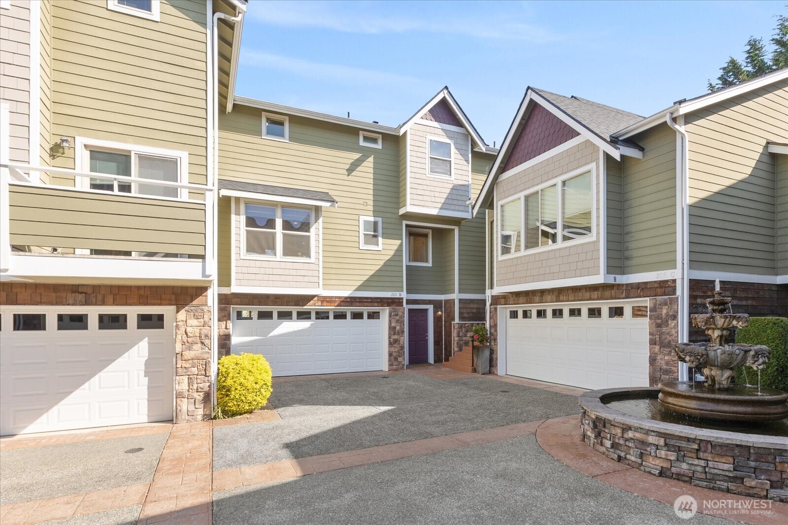 205 Avenue E Unit: B