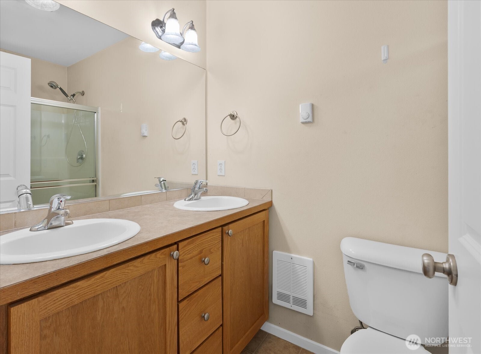 205 Avenue E Unit: B