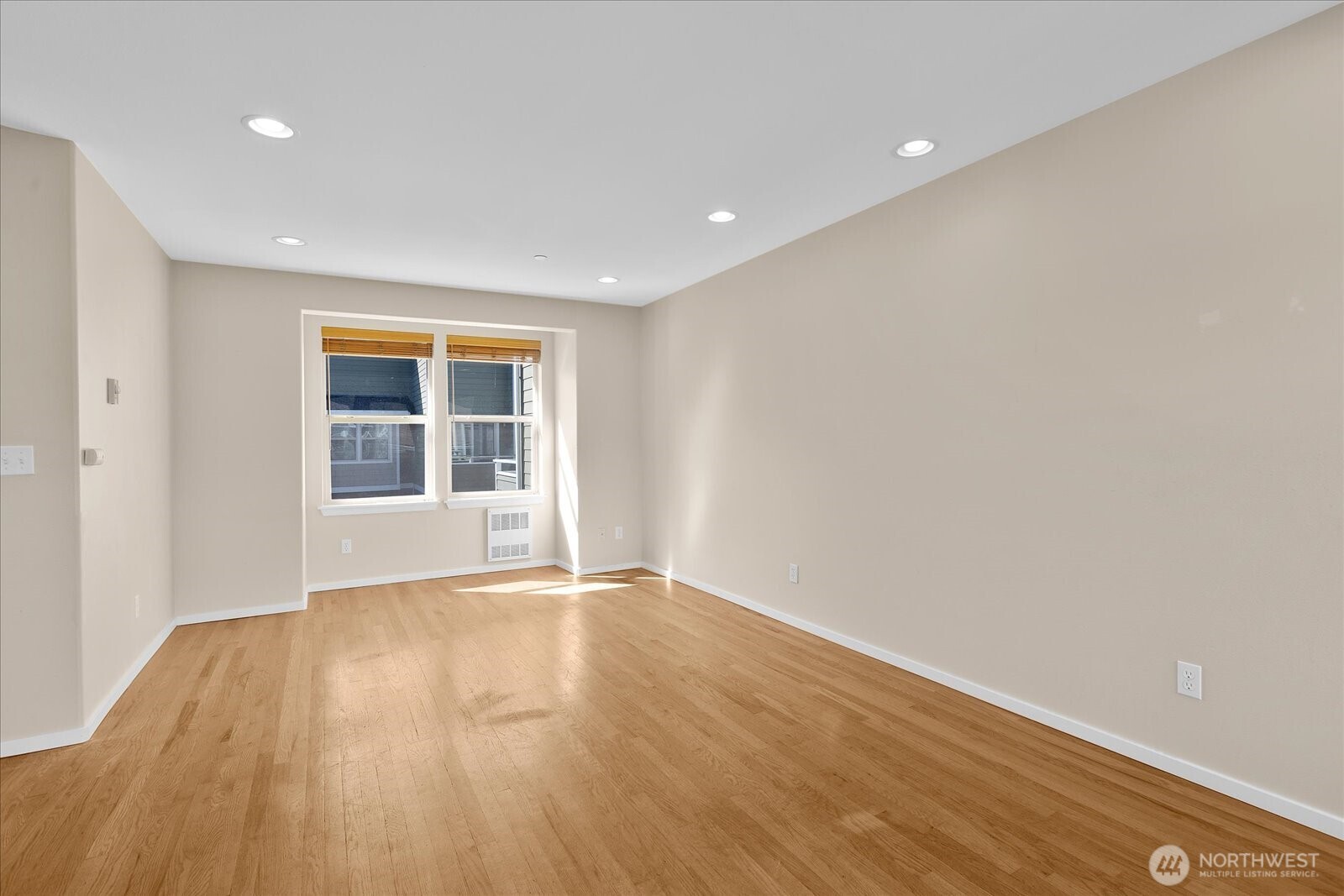 205 Avenue E Unit: B